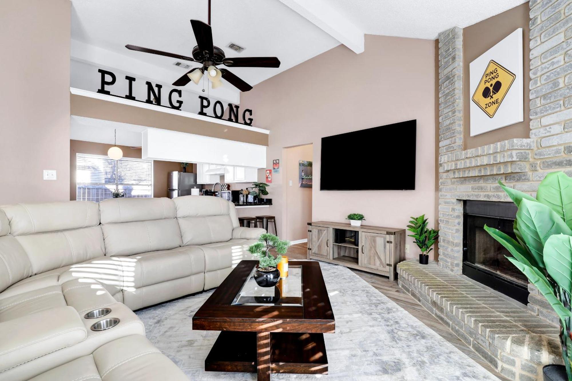 Pong - A Birdy Vacation Rental San Antonio Exterior photo
