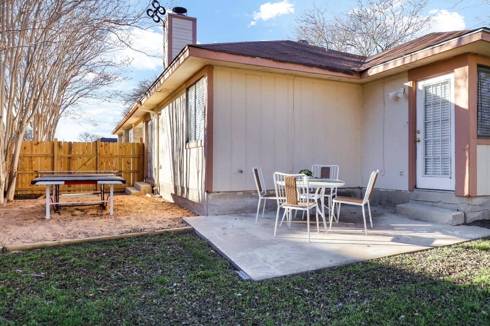 Pong - A Birdy Vacation Rental San Antonio Exterior photo